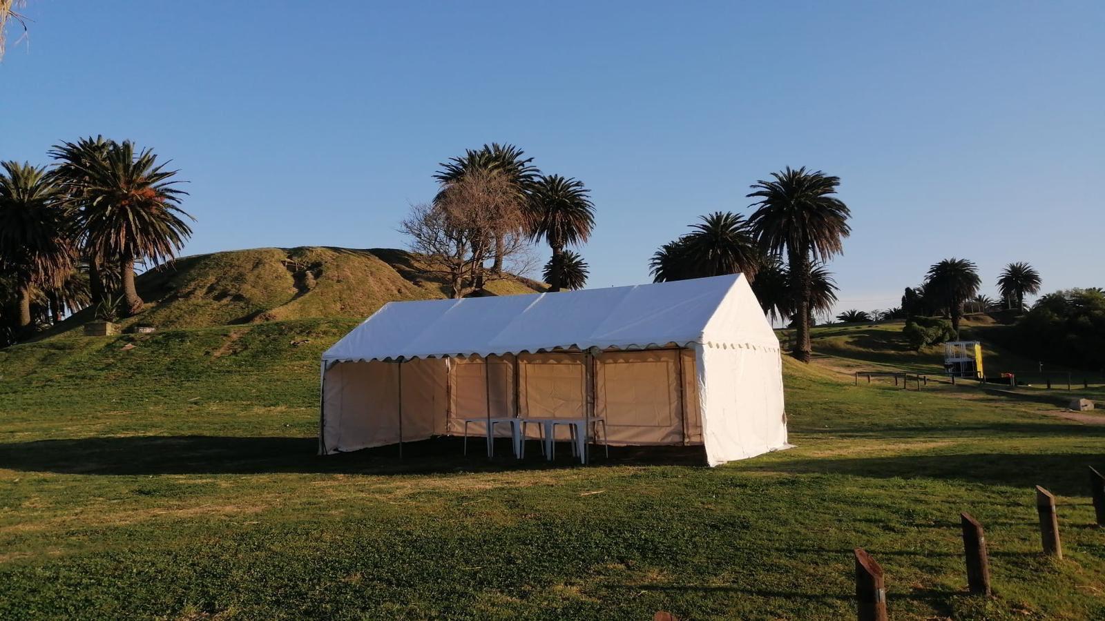 Carpa en campo abierto